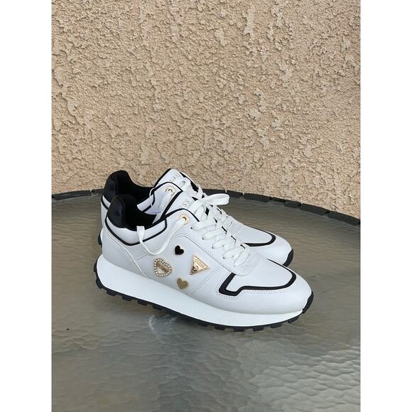 New Guess WGLADAY Sneakers Size 8 - Picture 1 of 7
